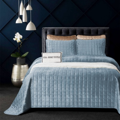 Велюровое покрывало в клетку и две наволочки (Серебристо-серый)